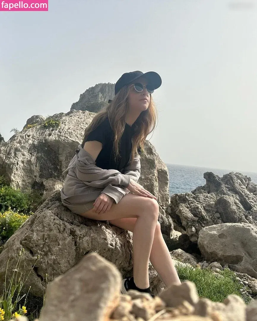 Anna Kendrick Onlyfans Photo Gallery 