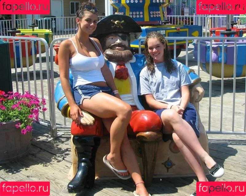 Amanda Wenk Onlyfans Photo Gallery 