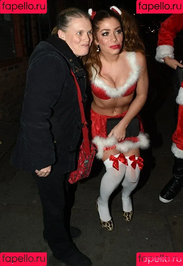 Nikki Sanderson Onlyfans Photo Gallery 