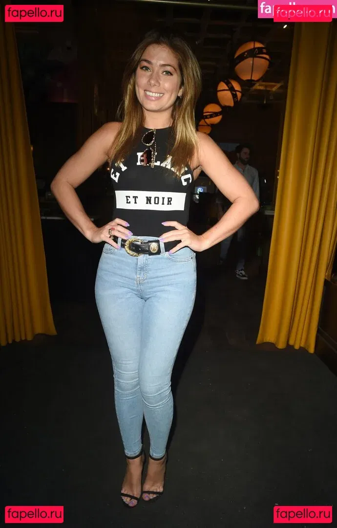 Nikki Sanderson Onlyfans Photo Gallery 