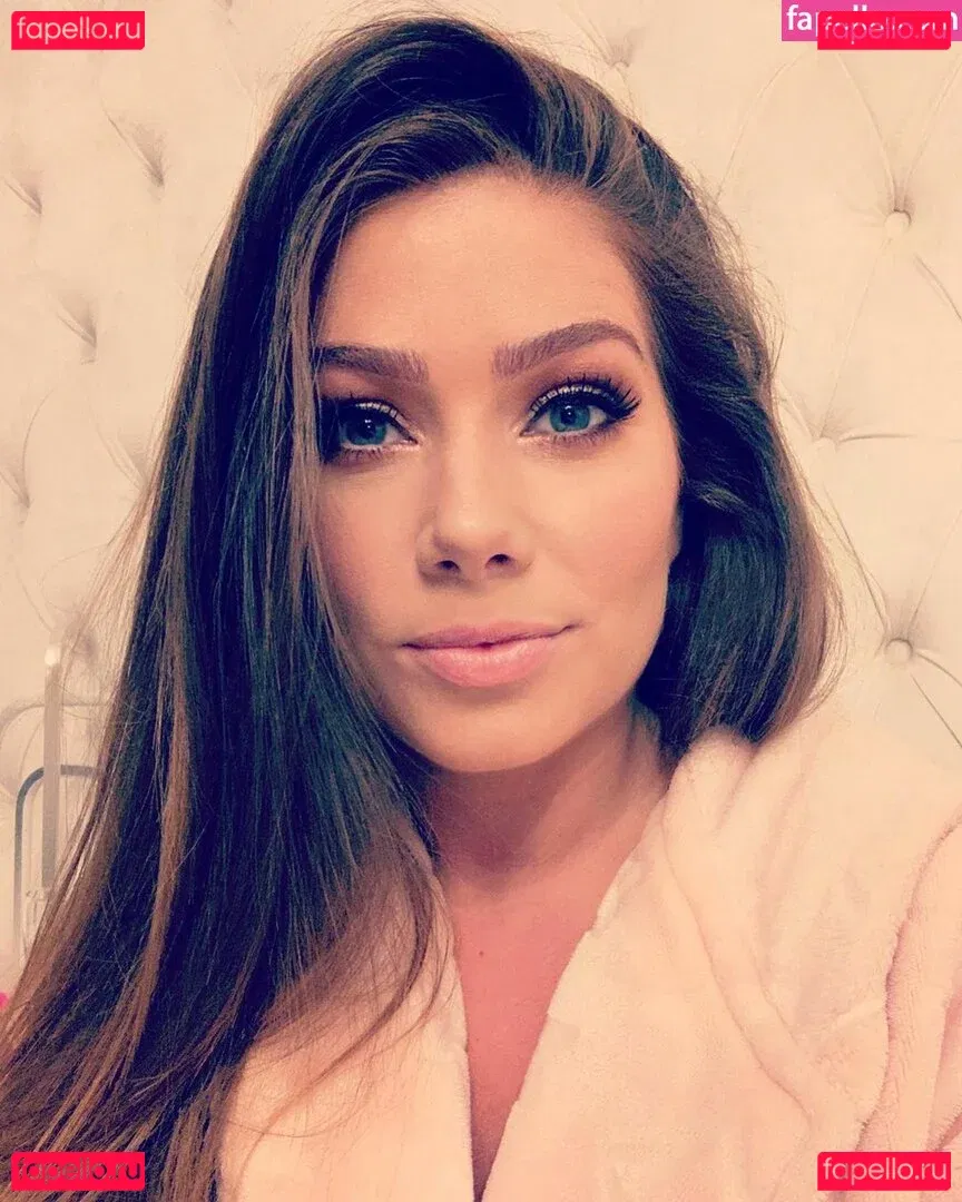 Nikki Sanderson Onlyfans Photo Gallery 