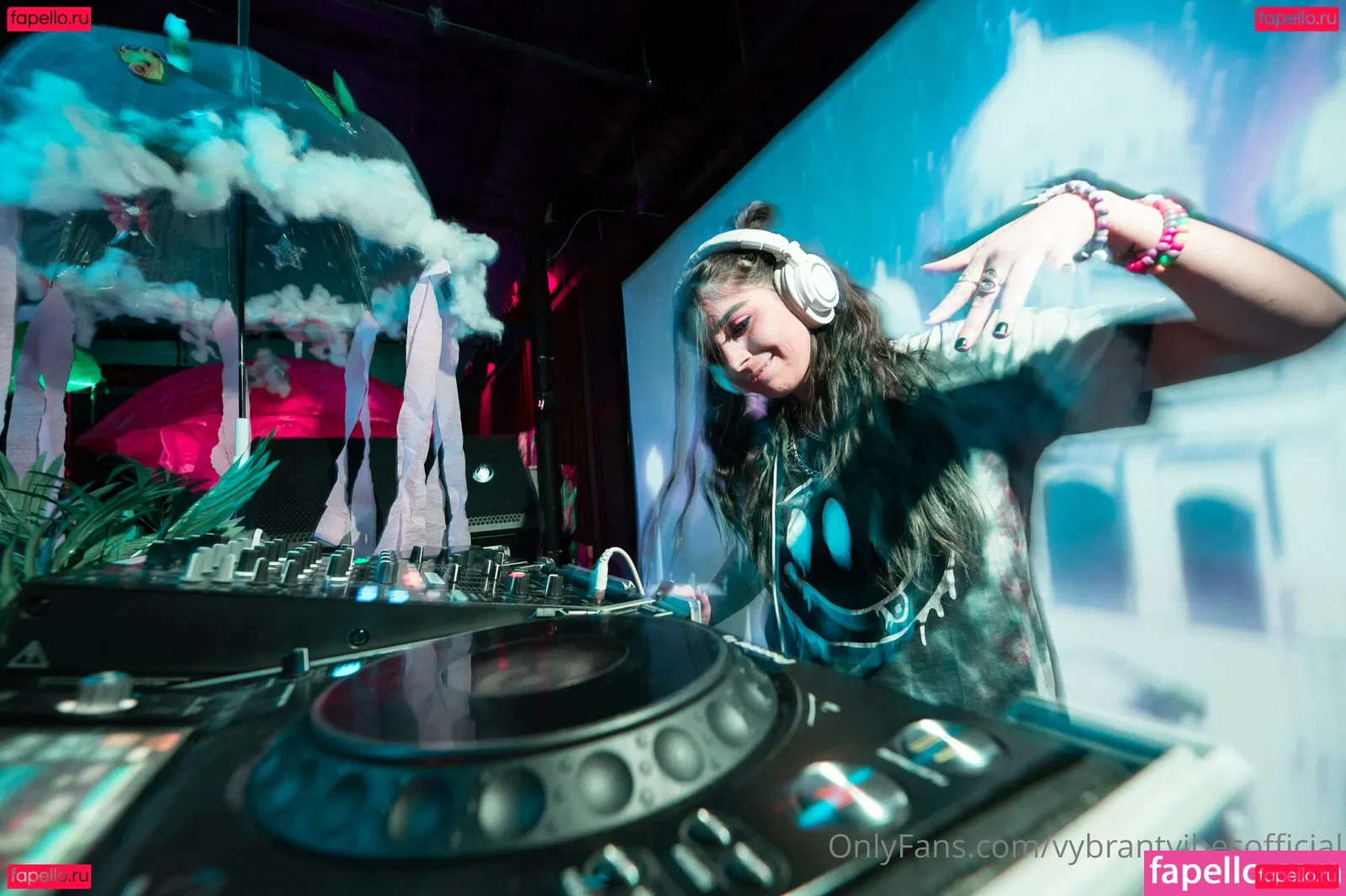 vybrantvibesofficial Onlyfans Photo Gallery 