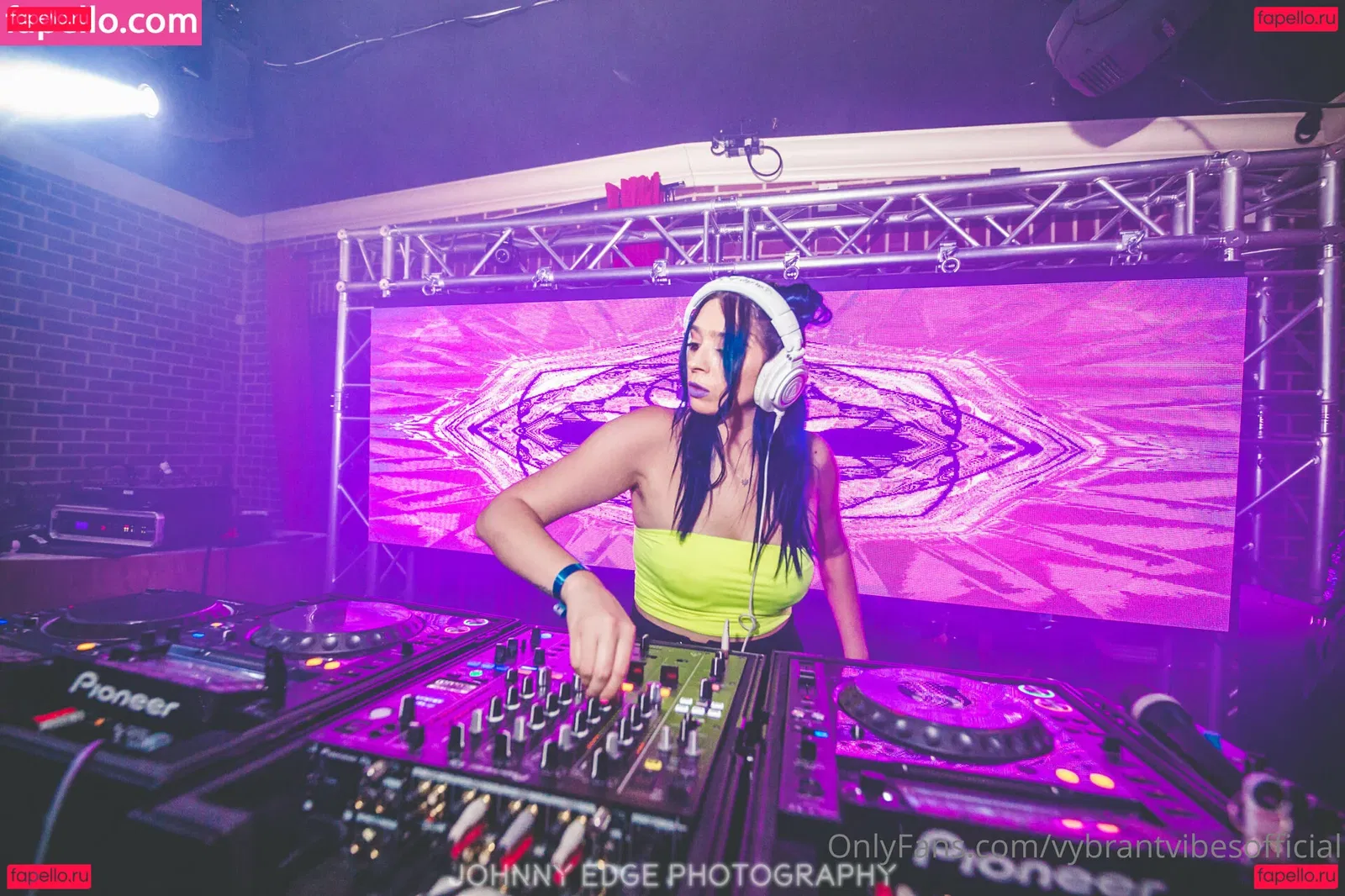 vybrantvibesofficial Onlyfans Photo Gallery 