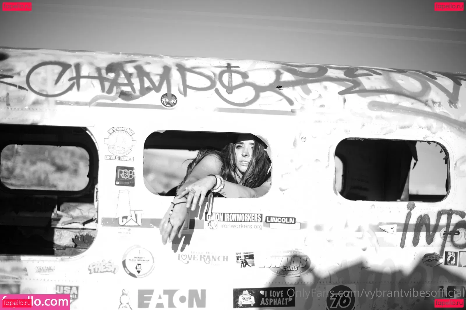 vybrantvibesofficial Onlyfans Photo Gallery 