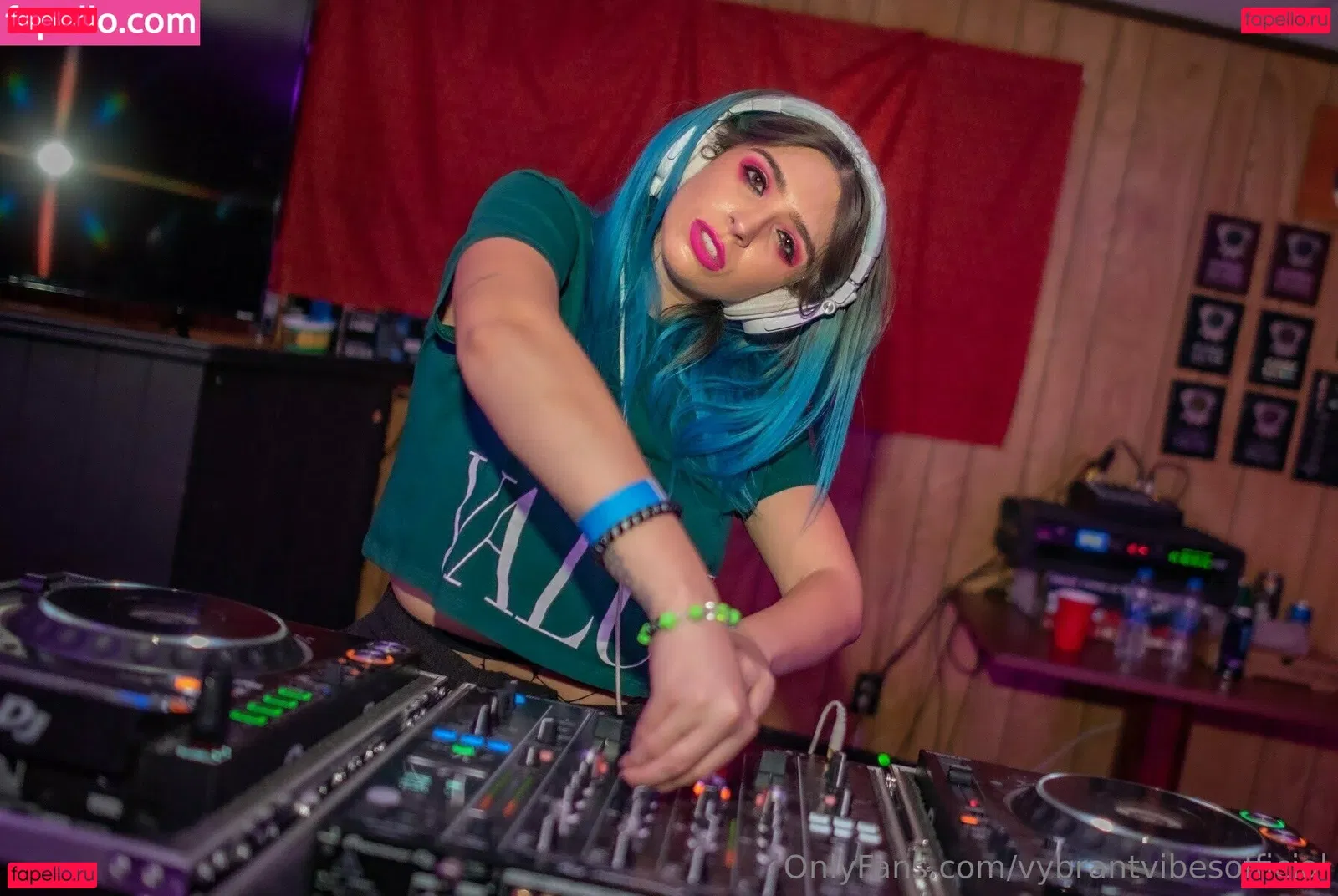 vybrantvibesofficial Onlyfans Photo Gallery 