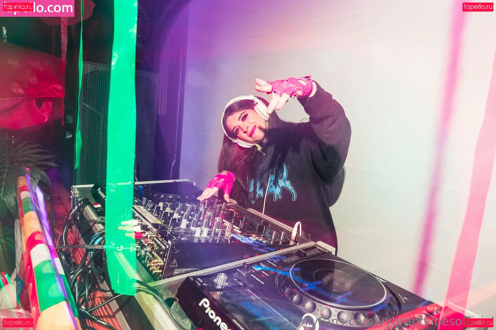 vybrantvibesofficial Onlyfans Photo Gallery 