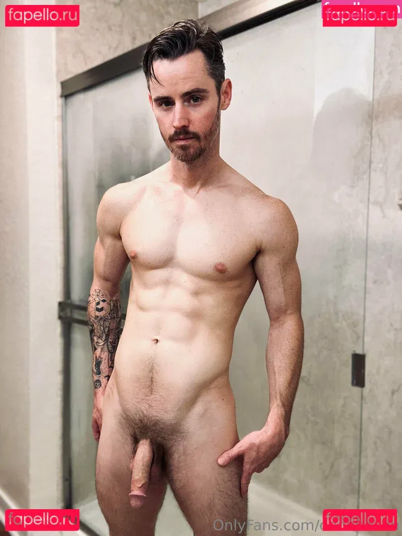 danbenson Onlyfans Photo Gallery 