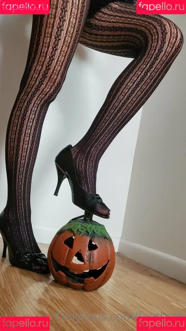 feetbeth Onlyfans Photo Gallery 