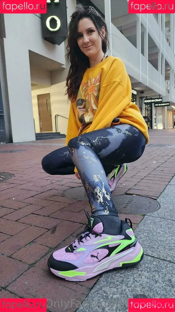 feetbeth Onlyfans Photo Gallery 