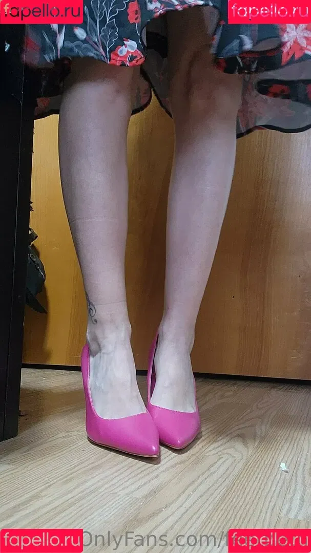 feetbeth Onlyfans Photo Gallery 