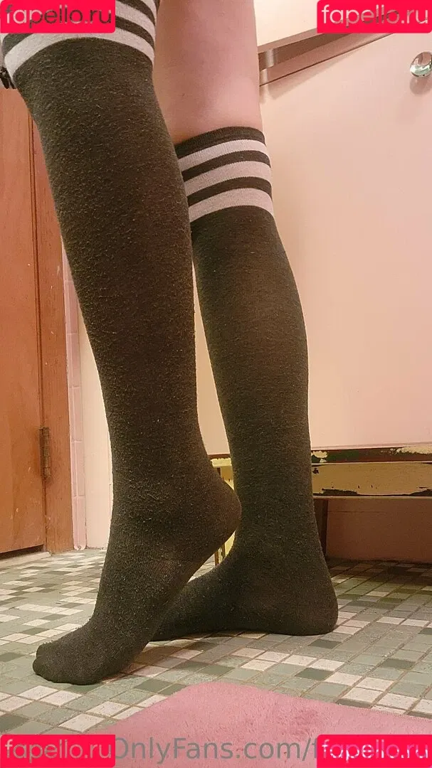 feetbeth Onlyfans Photo Gallery 