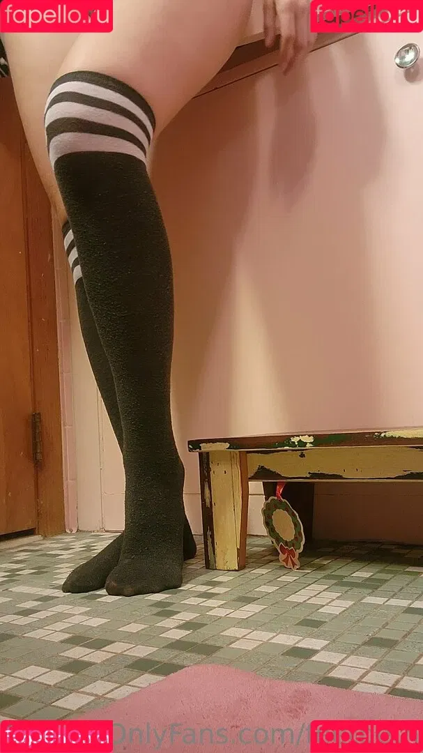 feetbeth Onlyfans Photo Gallery 