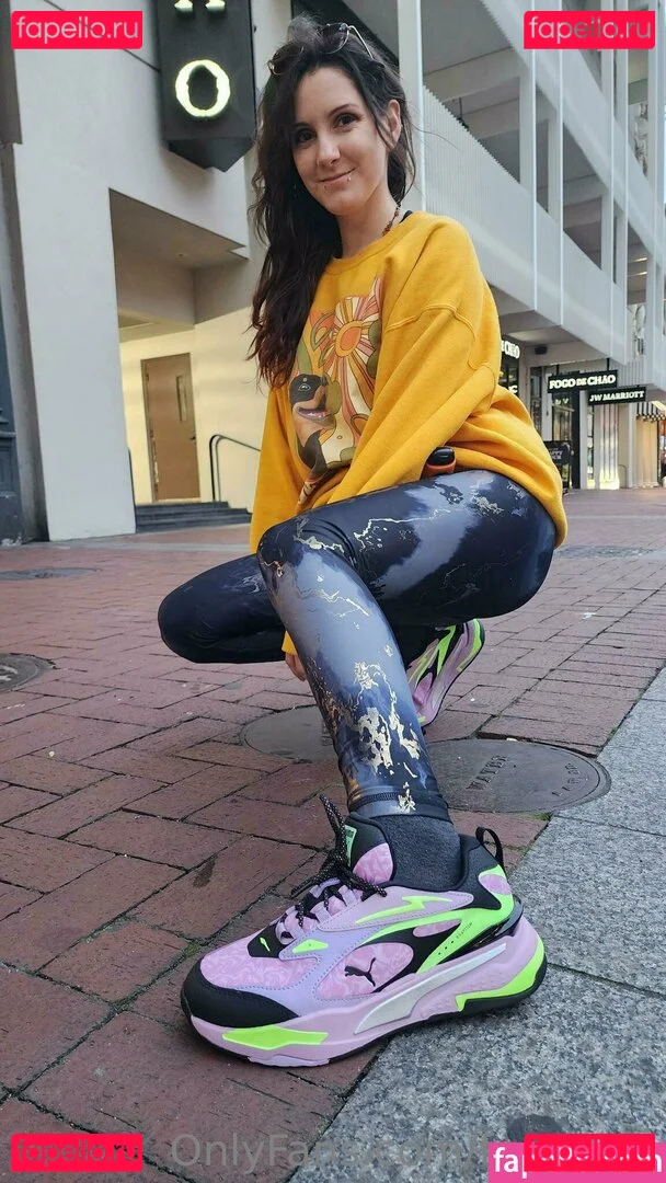 feetbeth Onlyfans Photo Gallery 