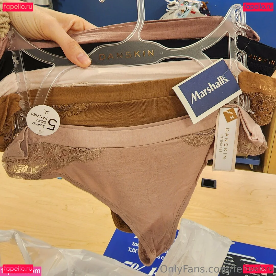 feetbeth Onlyfans Photo Gallery 