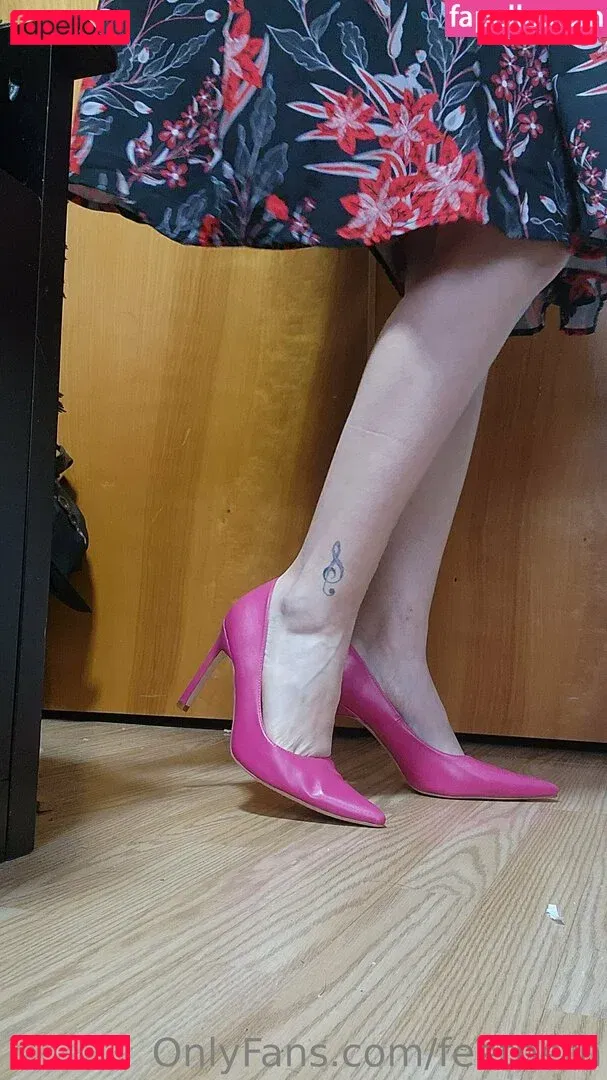 feetbeth Onlyfans Photo Gallery 