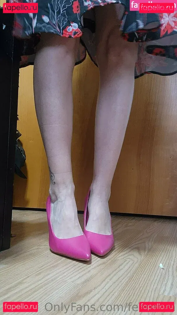 feetbeth Onlyfans Photo Gallery 