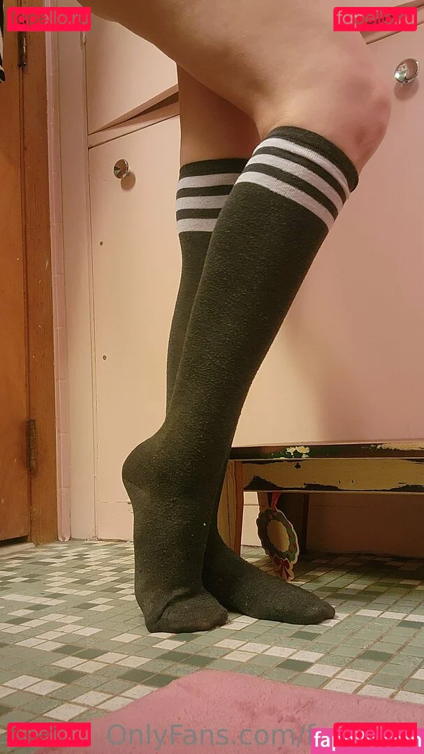 feetbeth Onlyfans Photo Gallery 