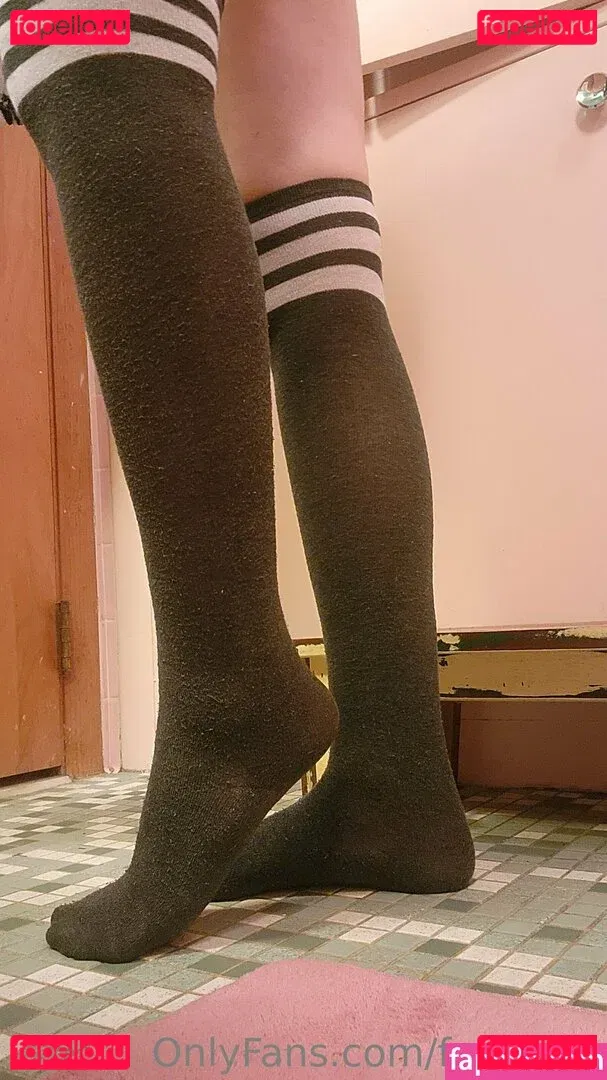 feetbeth Onlyfans Photo Gallery 