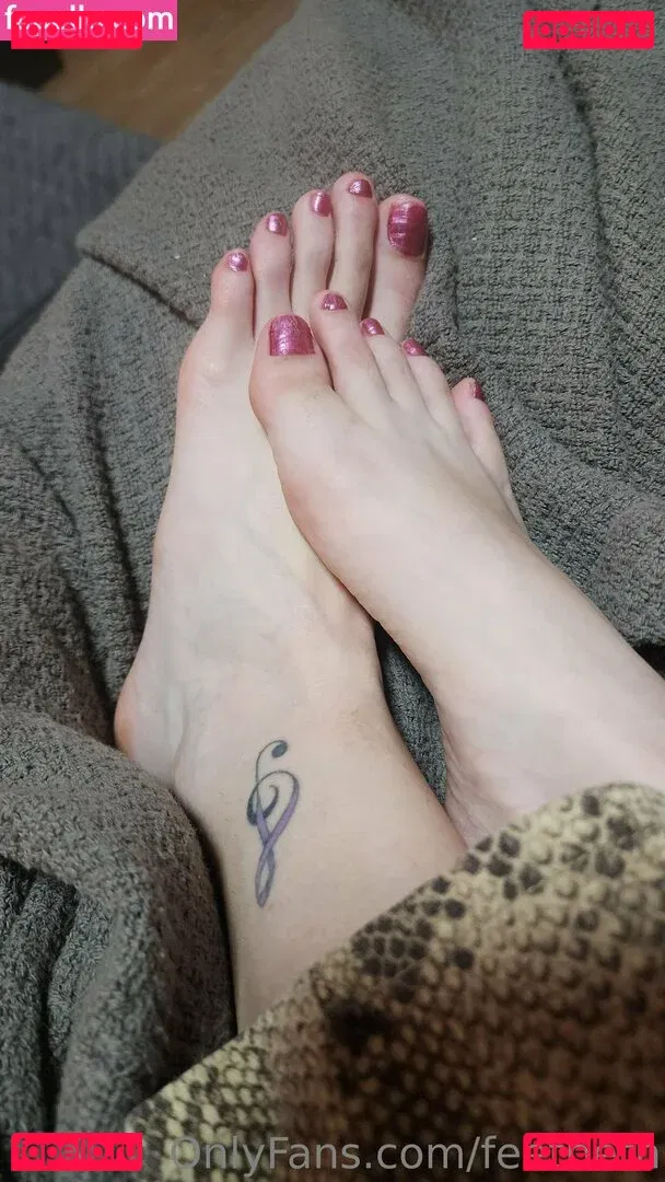 feetbeth Onlyfans Photo Gallery 