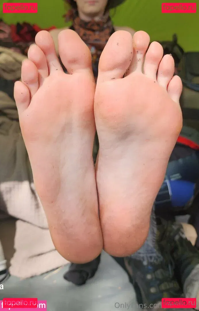 feetbeth Onlyfans Photo Gallery 