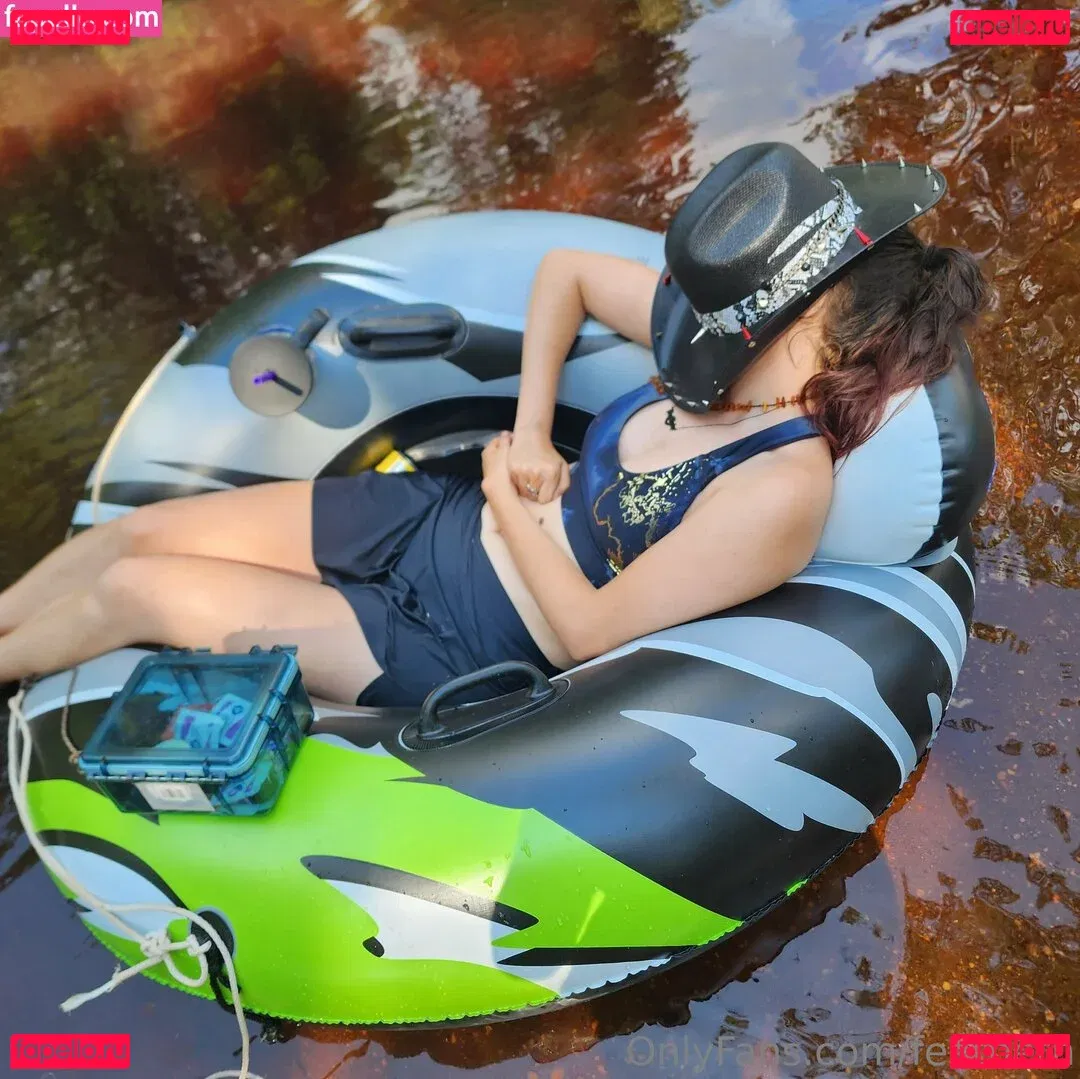 feetbeth Onlyfans Photo Gallery 