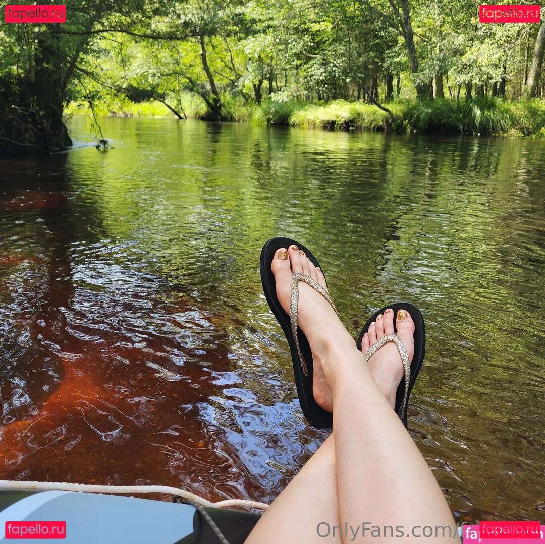 feetbeth Onlyfans Photo Gallery 