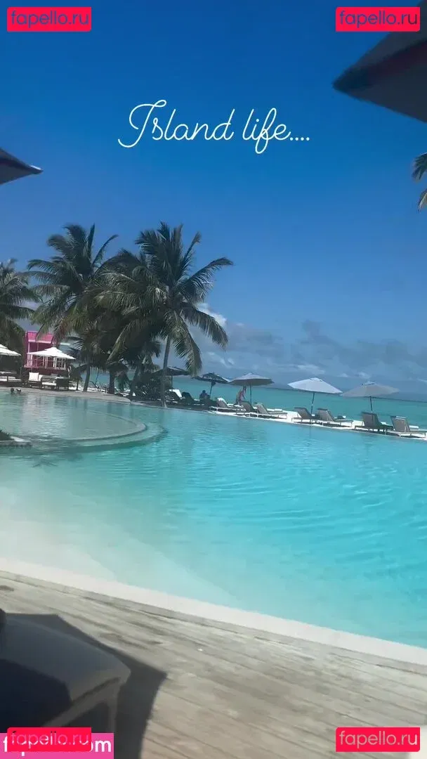 Stephanie De La O Onlyfans Photo Gallery 