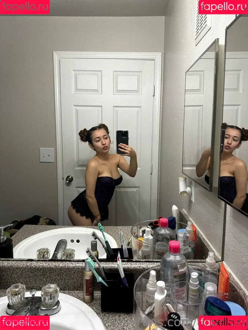 tinyrissy Onlyfans Photo Gallery 