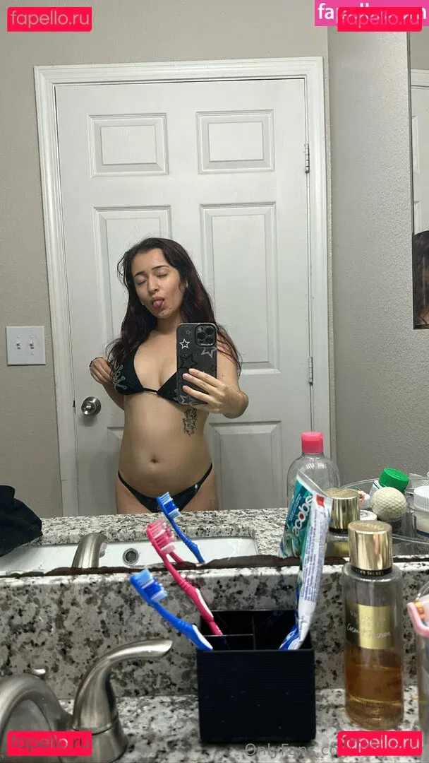 tinyrissy Onlyfans Photo Gallery 