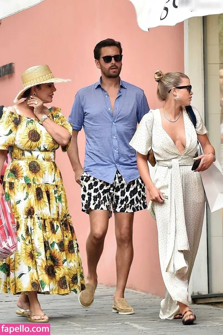 Sofia Richie Onlyfans Photo Gallery 