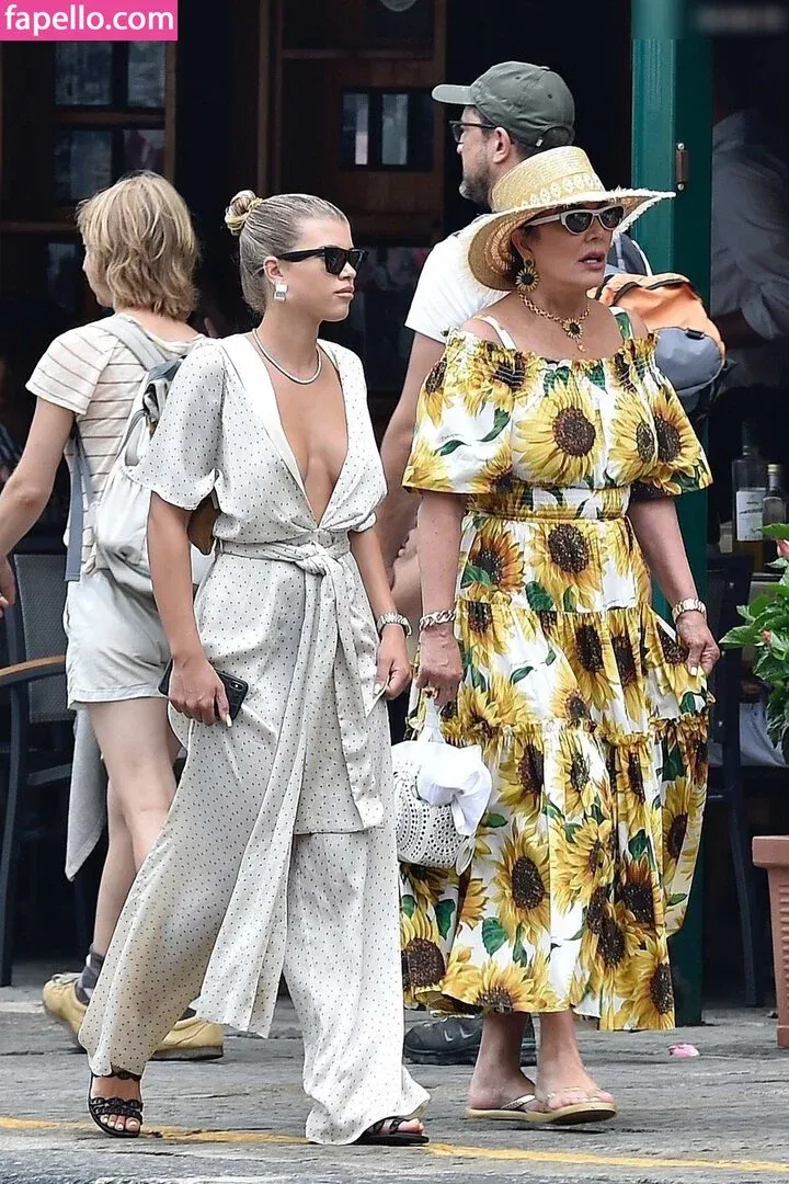 Sofia Richie Onlyfans Photo Gallery 