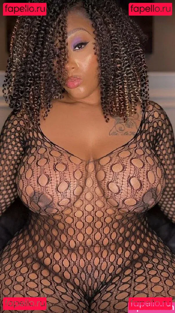 Mimi Curvaceous Onlyfans Photo Gallery 