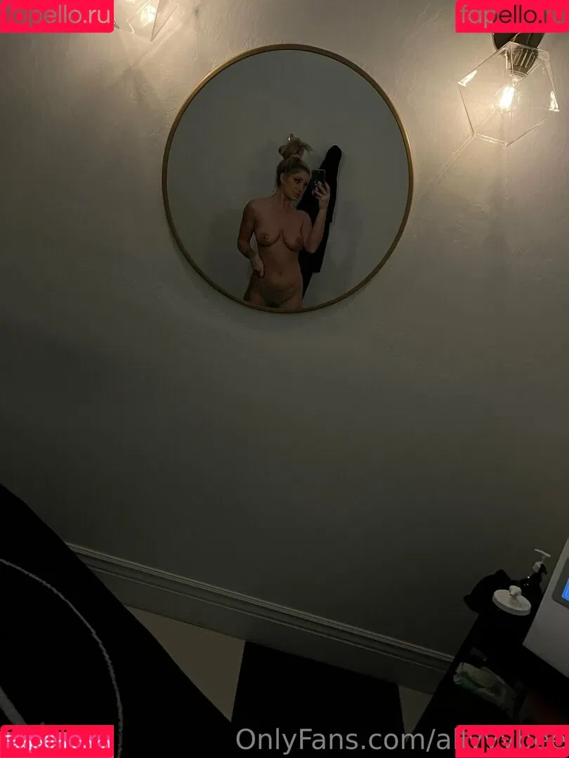 allyyybee Onlyfans Photo Gallery 