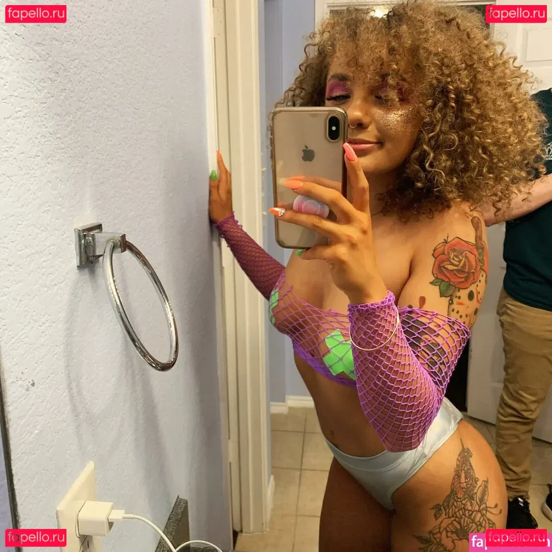 jjmariecurls Onlyfans Photo Gallery 