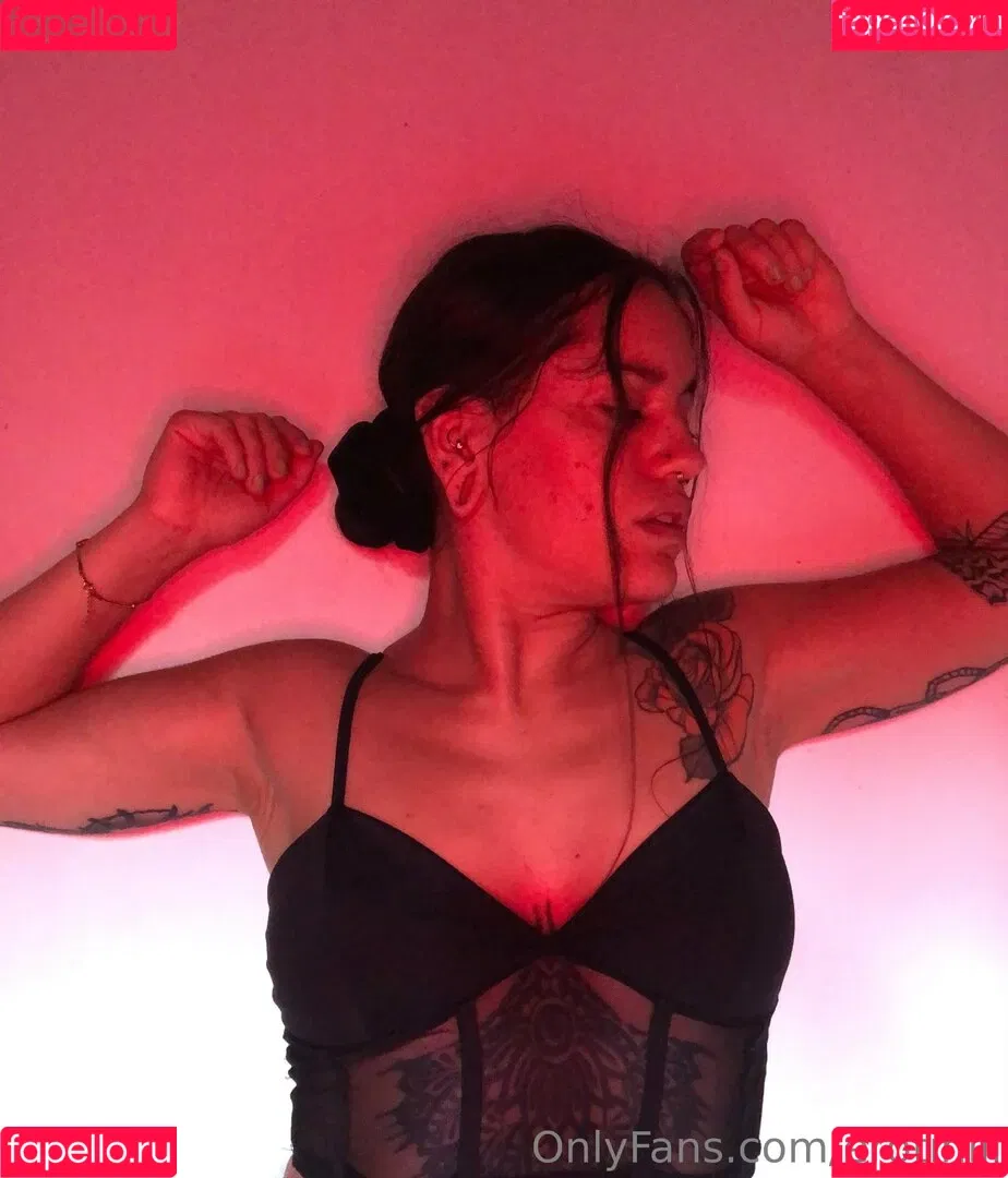 erotiniii Onlyfans Photo Gallery 