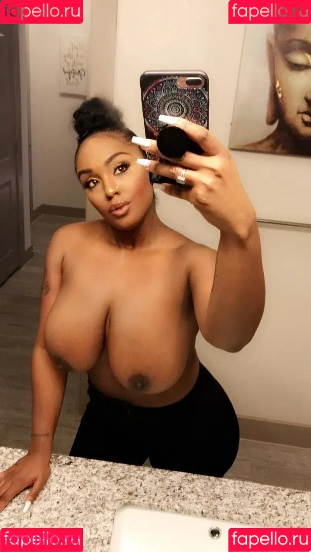 Layton Benton Onlyfans Photo Gallery 