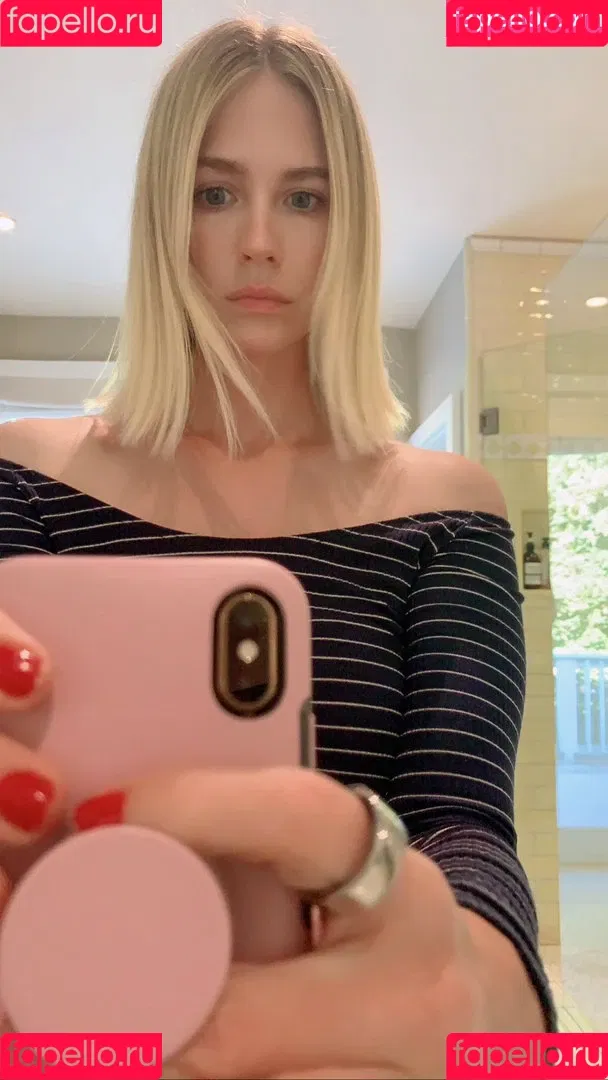 January Jones Onlyfans Photo Gallery 