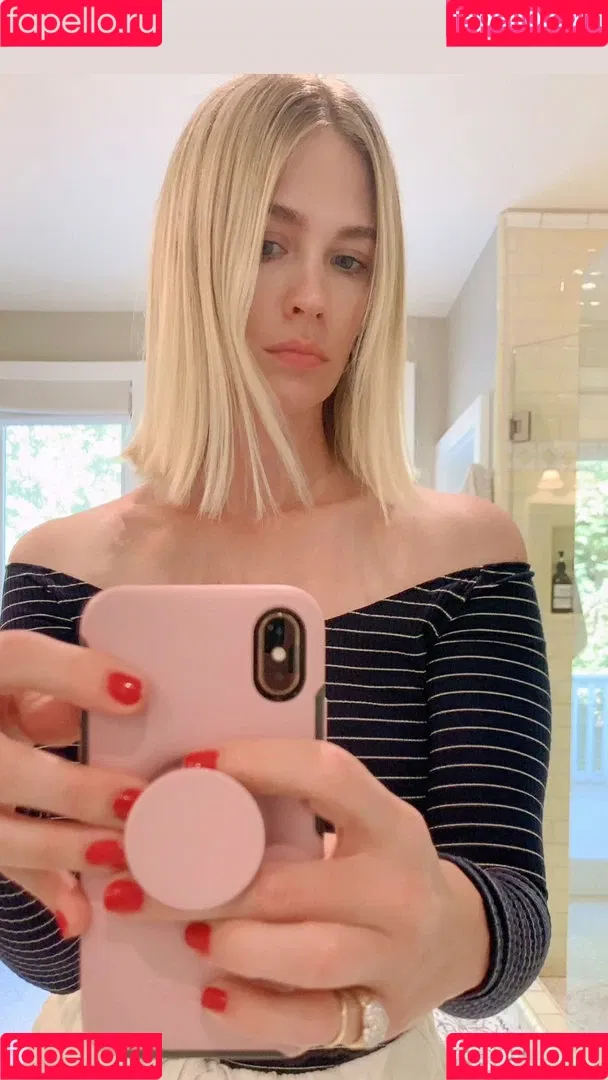 January Jones Onlyfans Photo Gallery 
