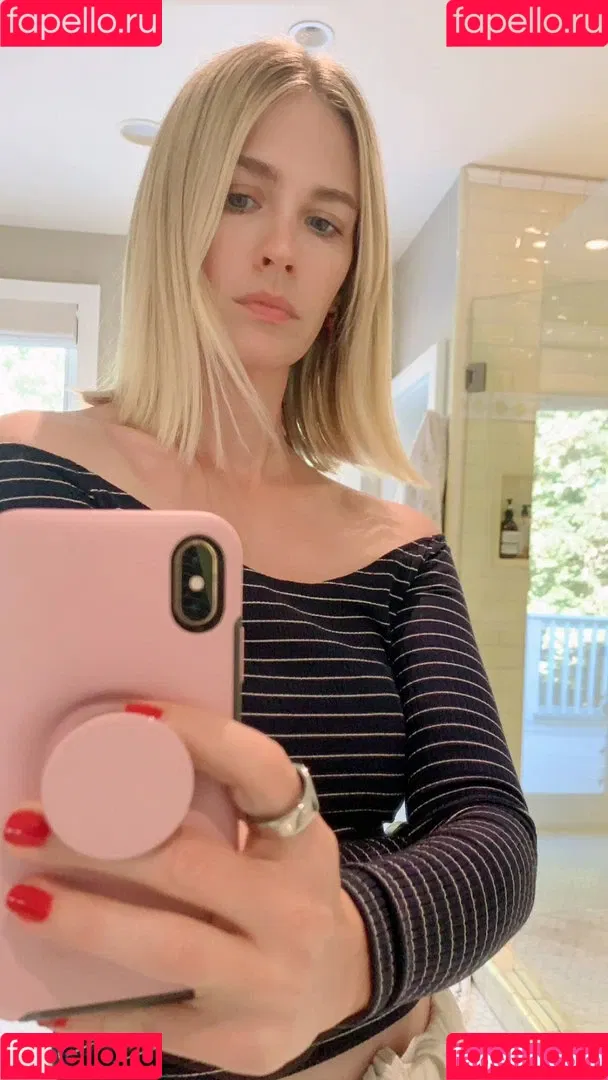 January Jones Onlyfans Photo Gallery 
