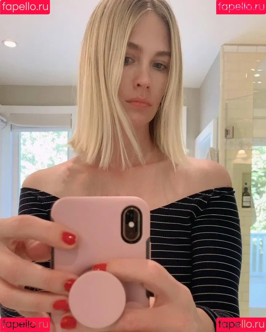 January Jones Onlyfans Photo Gallery 