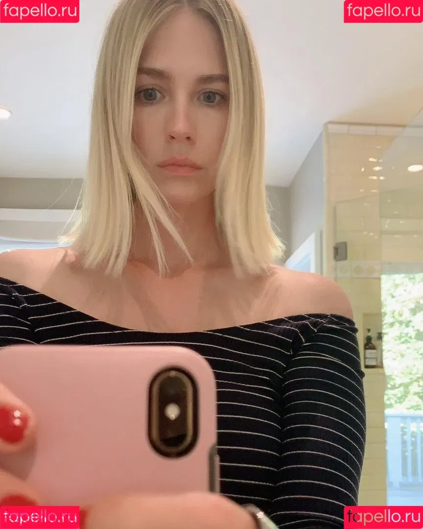 January Jones Onlyfans Photo Gallery 