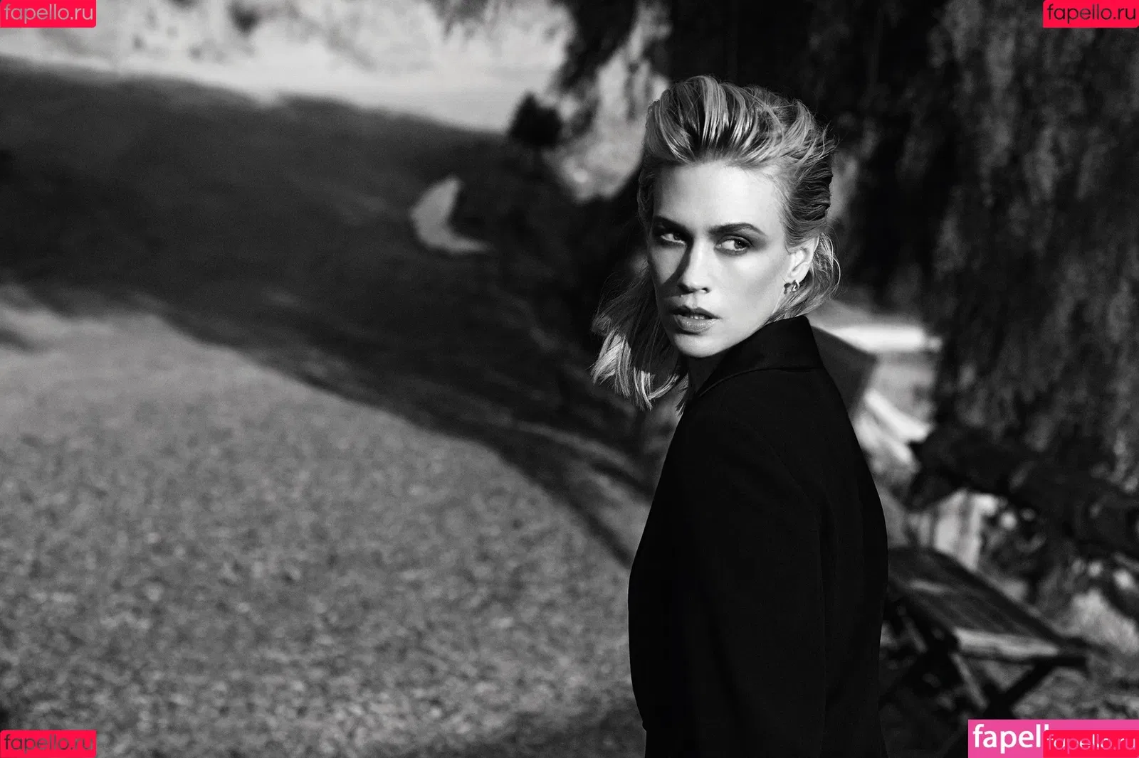 January Jones Onlyfans Photo Gallery 