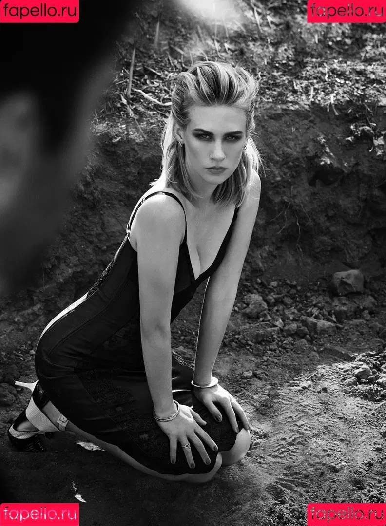 January Jones Onlyfans Photo Gallery 