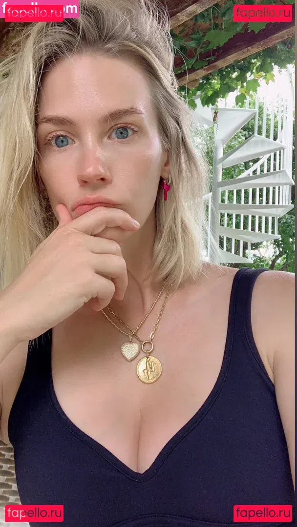 January Jones Onlyfans Photo Gallery 