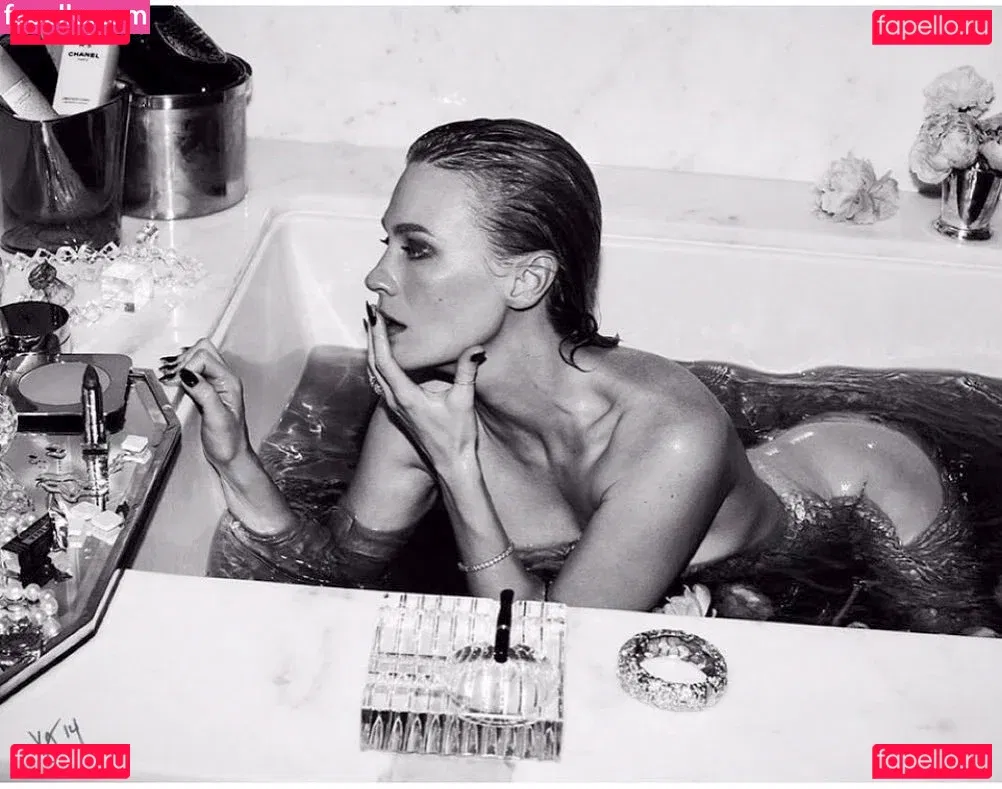 January Jones Onlyfans Photo Gallery 