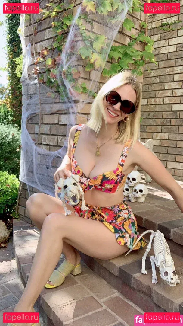 January Jones Onlyfans Photo Gallery 