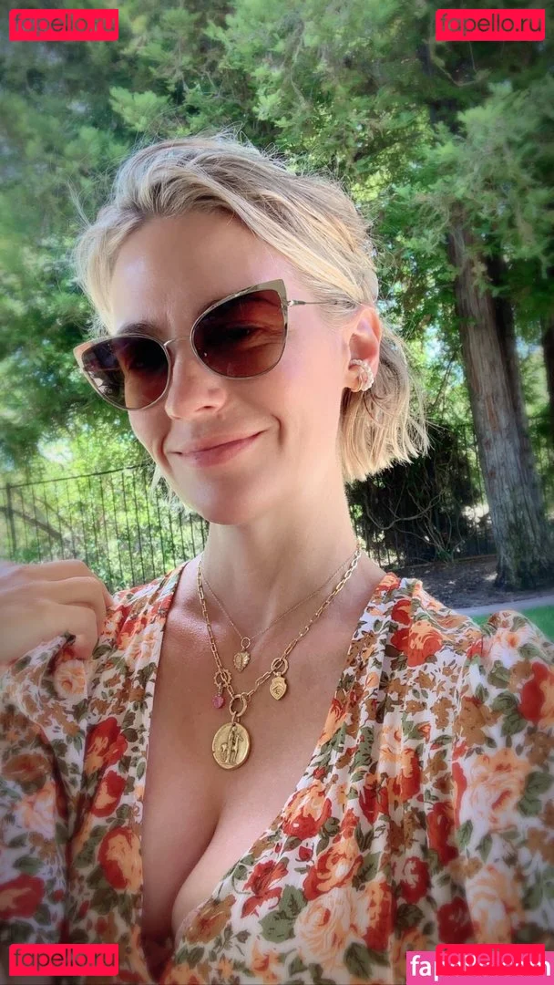 January Jones Onlyfans Photo Gallery 