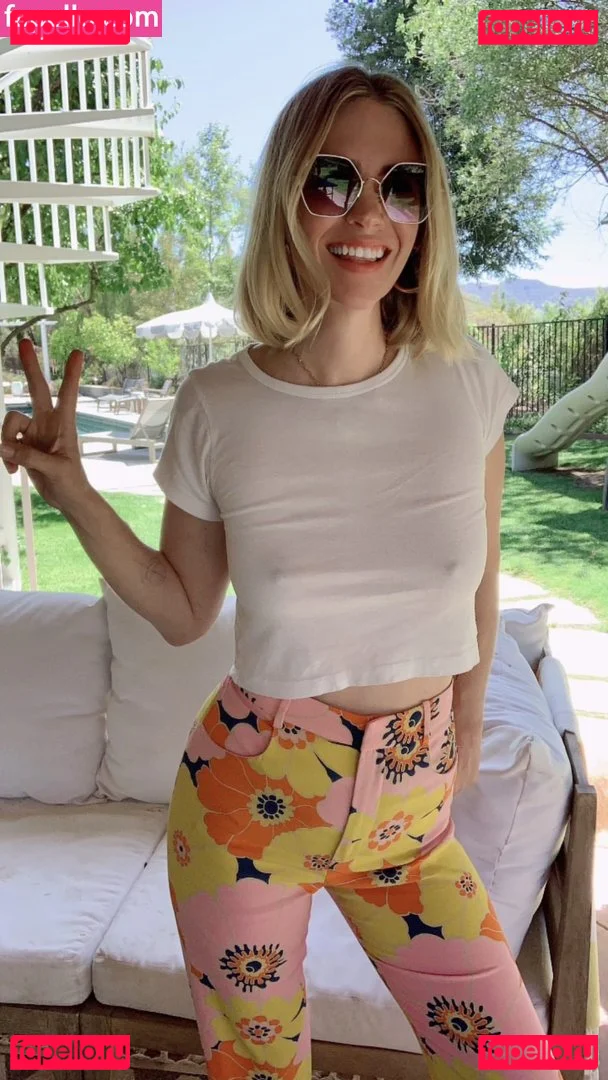 January Jones Onlyfans Photo Gallery 