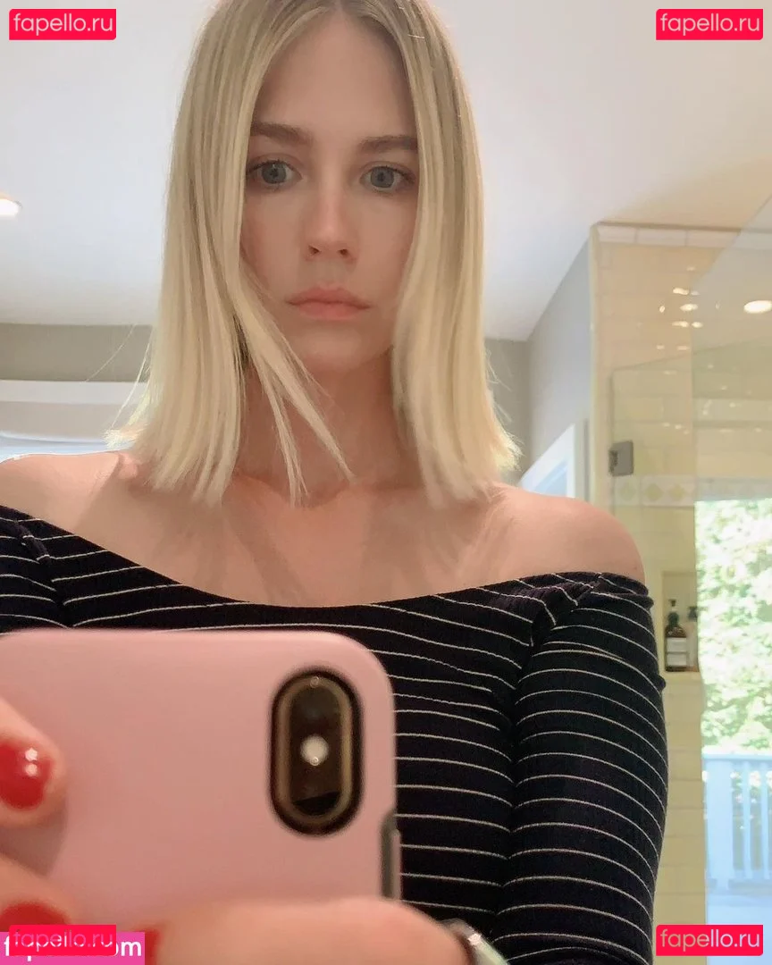 January Jones Onlyfans Photo Gallery 