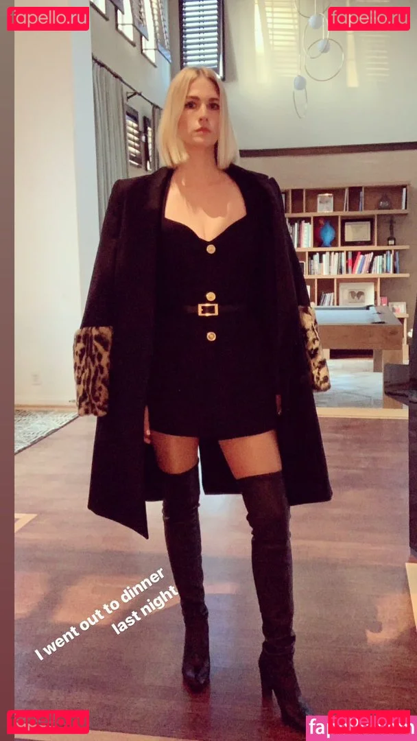 January Jones Onlyfans Photo Gallery 